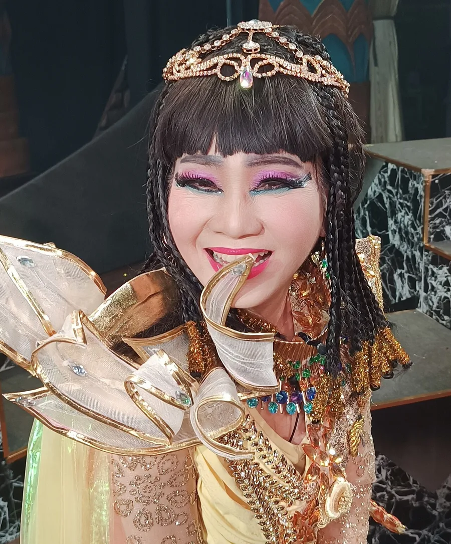 Hoàng Trinh