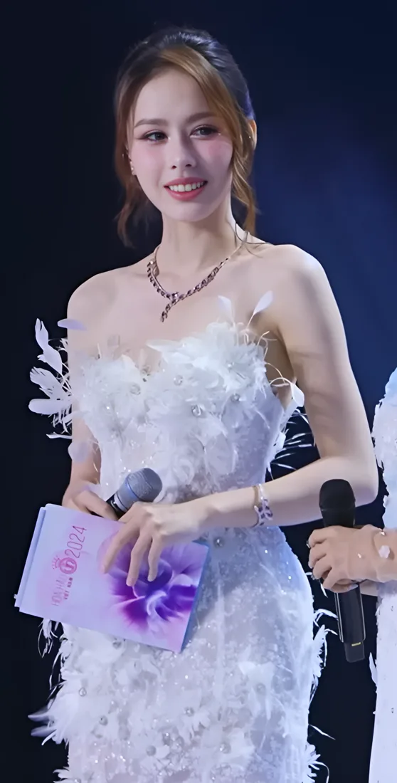 Lê Nguyễn Ngọc Hằng